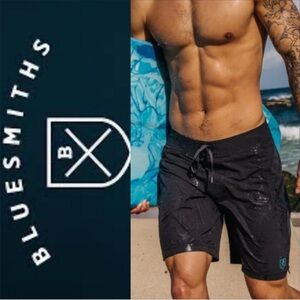 NWOT Bluesmiths The Spartan Board Shorts Men’s 32X 11 Almost Black Beach